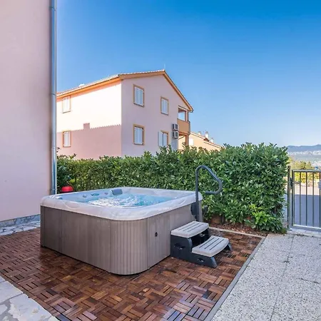 Apartment In Klimno/insel Krk 38204